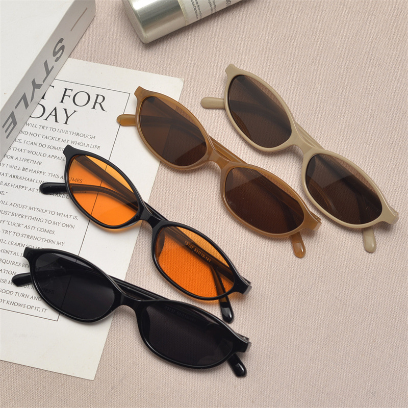 Vintage Fashion Glasses - 新しいレトロオーバルキャットアイサングラス女性用 Y2k トレンディな小さな狭いサングラス 90 年代デザイナーサングラス UV400