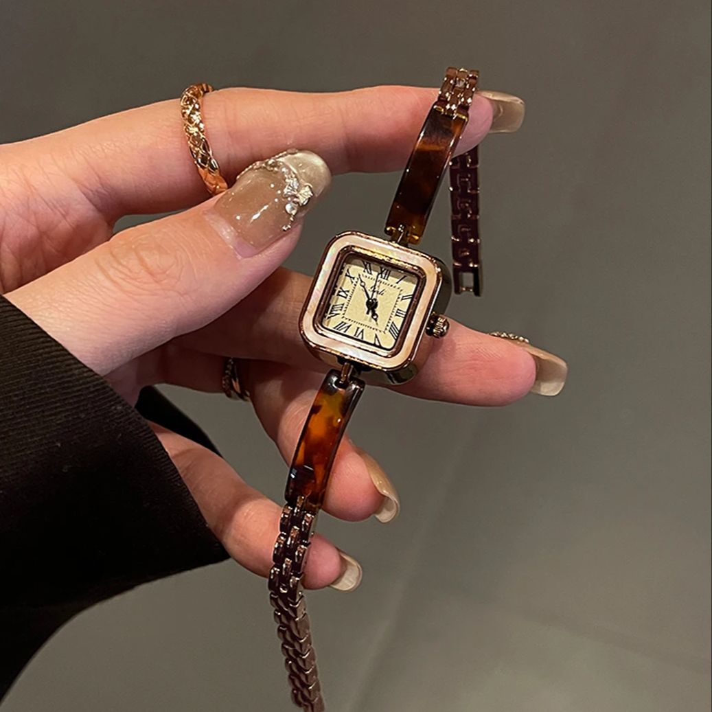 Vintage Fashion Watches - 高級ヴィンテージレディースウォッチ、ローマ数字とスクエアダイヤル、クォーツレディースウォッチ、アンバーブレスレット付き、ギフトに最適、新品