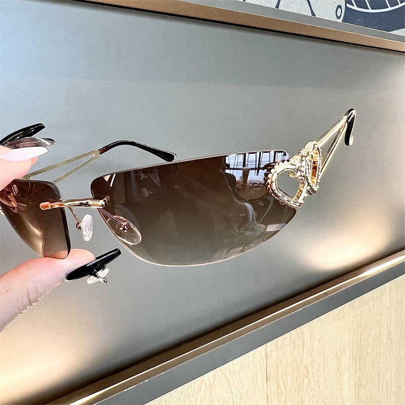 Vintage Fashion Glasses - 新しいオーバルキャットアイフレームレスマーキュリーサングラス、ハート型メタル中空Y2Kスイート＆クールホットガールサングラス