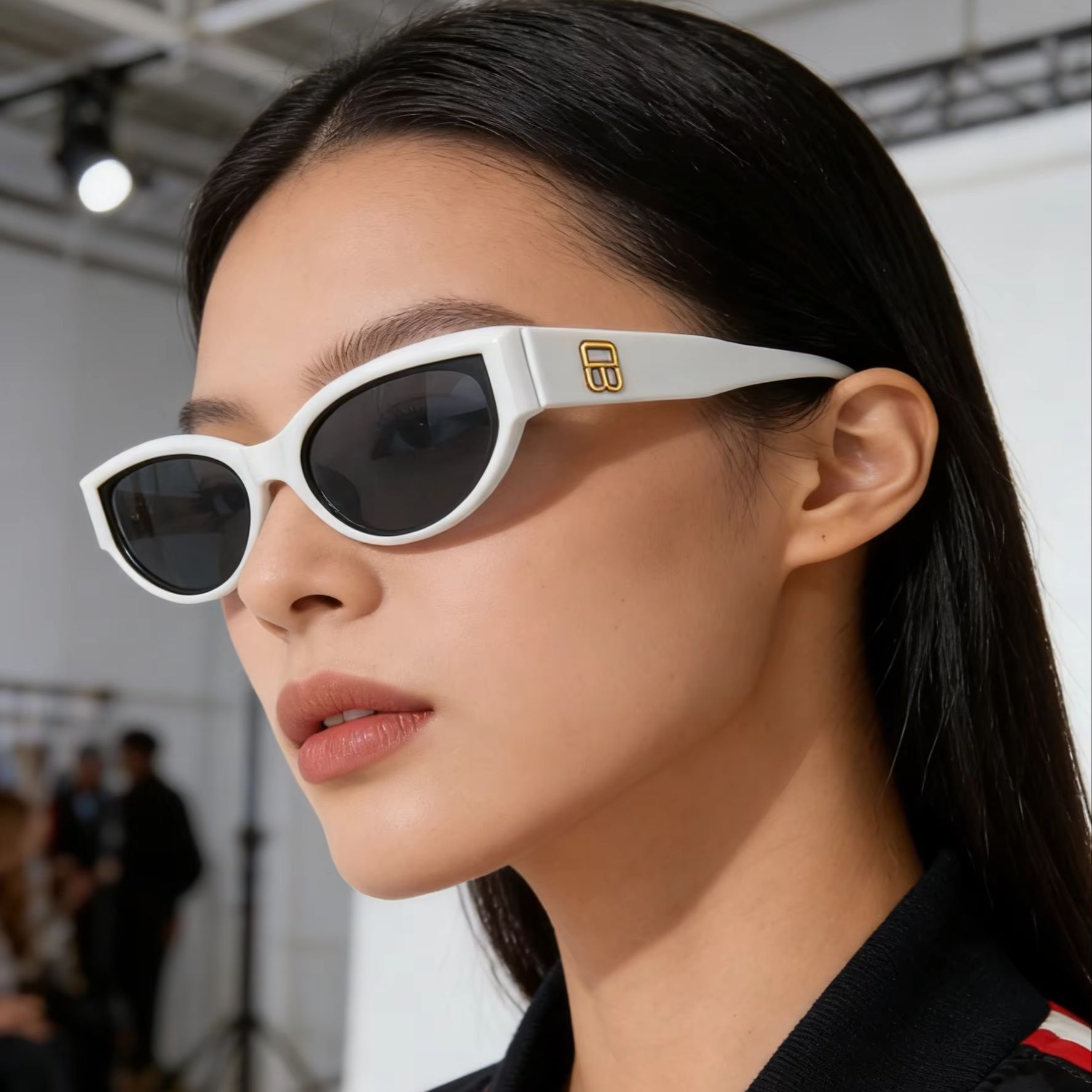 Vintage Fashion Glasses - 女性レトロキャットアイサングラス小さなオーバルシェード UV400 保護ファッションアウトドアビーチドライビングアイウェアユニセックス