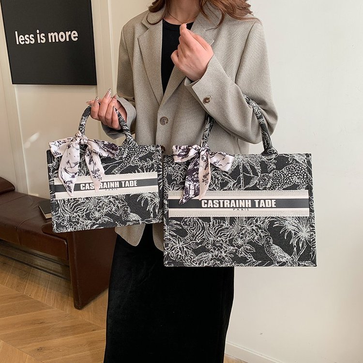 Vintage Fashion Paris - 高級でおしゃれなヴィンテージデザイナーおむつバッグ、女性用ラグジュアリーレザー大容量エレガントクロスボディバッグ、ミニマリストパリ風