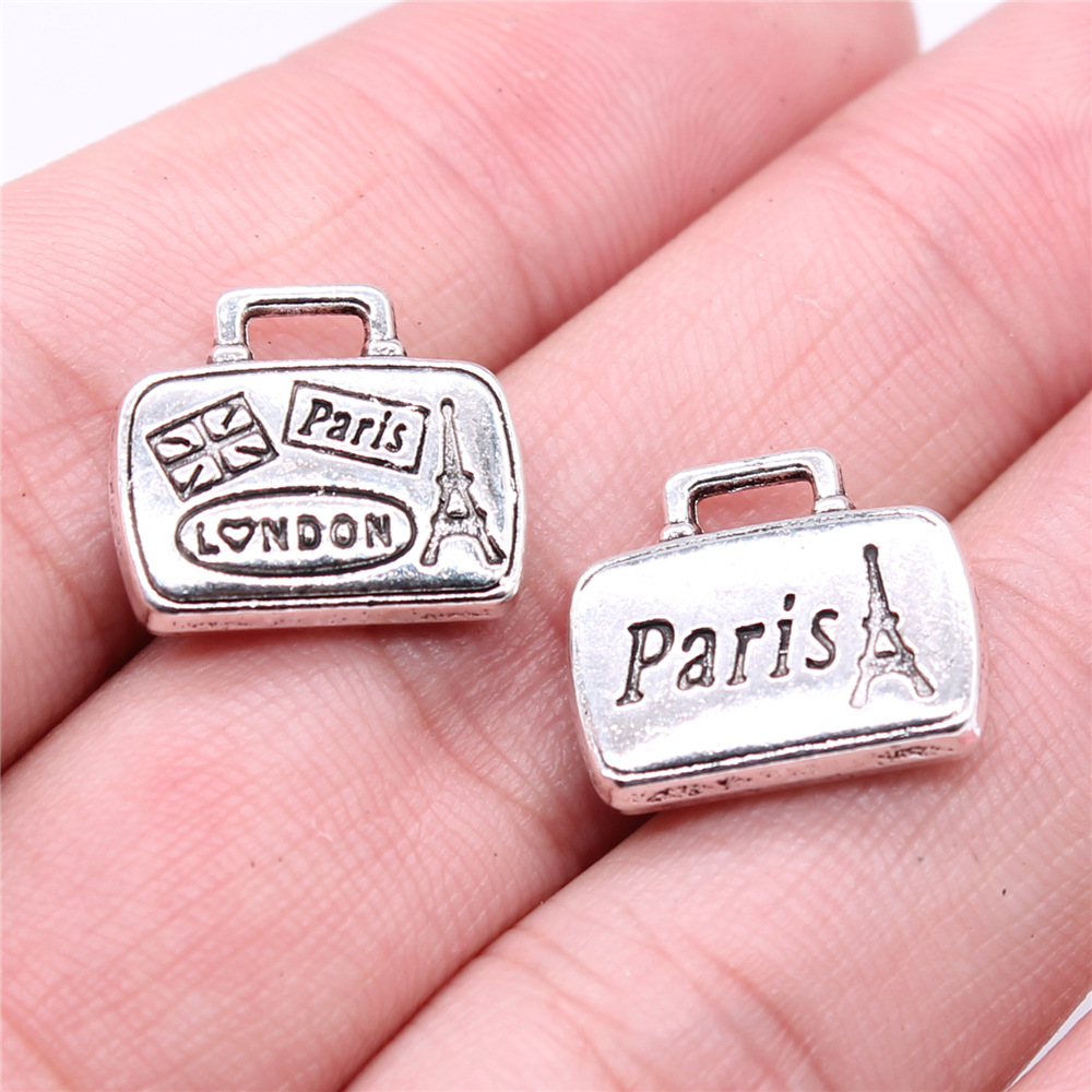 Vintage Fashion Paris - Wysiwyg-ラゲッジバッグチャームペンダント、アンティークシルバーカラー、観光地のお土産、パリ、ロンドン、DIYジュエリー作り、16x14mm、5個