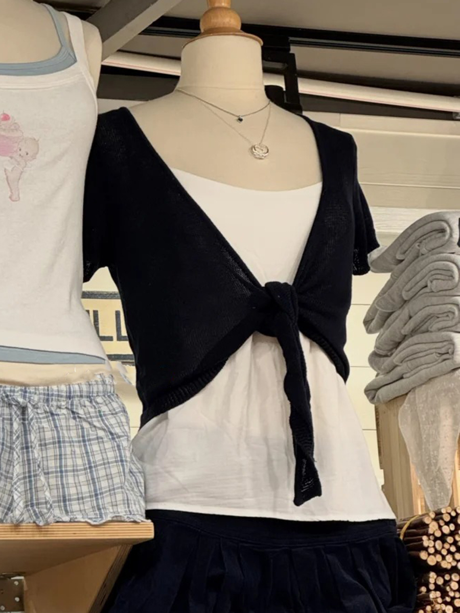 Crop Cardigan Vintage - 黒のクロップド丈レースアップカーディガン レディース ストリートウェア ベーシック コットン スリム