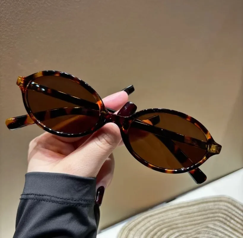 新しいオーバルシェイプサングラス クラシックメンズヴィンテー - Vintage Fashion Glasses のレビューと価格
