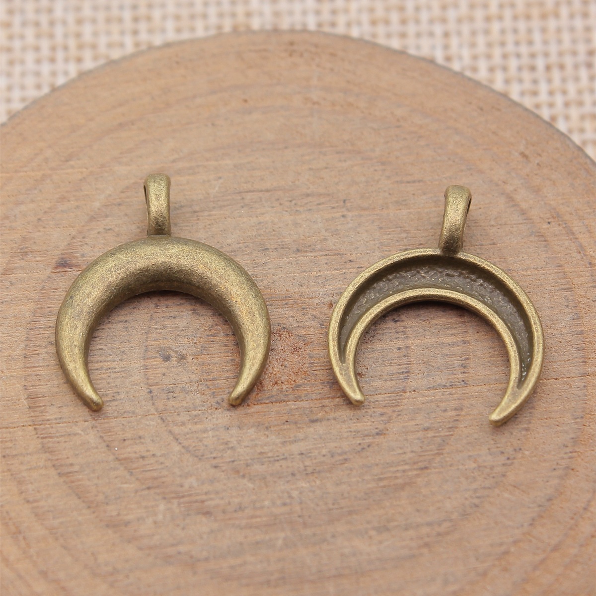 ムーンフェイスペンダントスターチャーム天体の奇抜なテーマDI - Vintage Fashion Jewelry Necklaces のレビューと価格