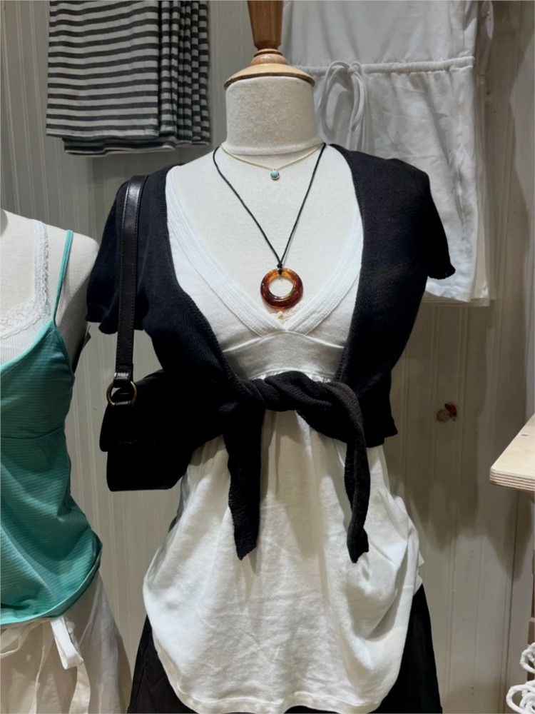 黒のクロップド丈レースアップカーディガン レディース ストリ - Crop Cardigan Vintage のレビューと価格
