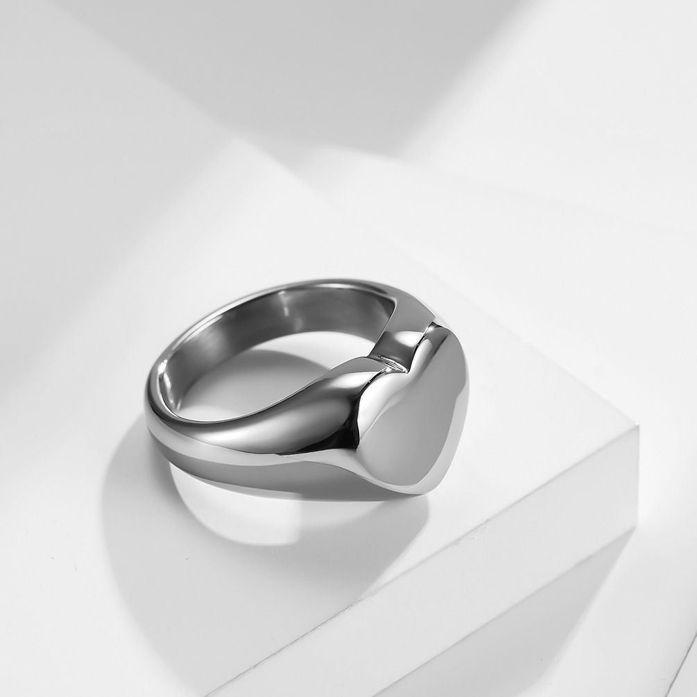 カスタマイズされた女性シグネットリングかわいいハート Rou - Vintage Fashion Rings のレビューと価格